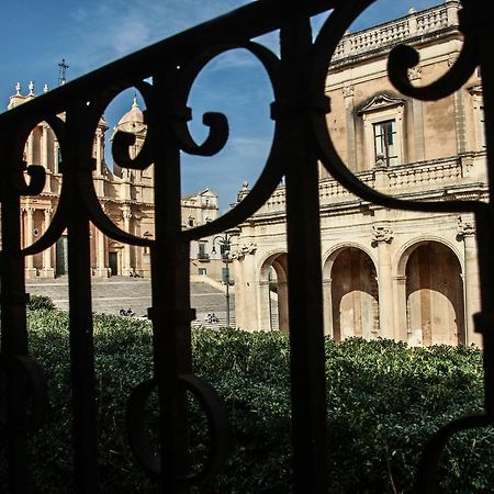 Pepe Concetta E La Movida Apartment Noto Luaran gambar
