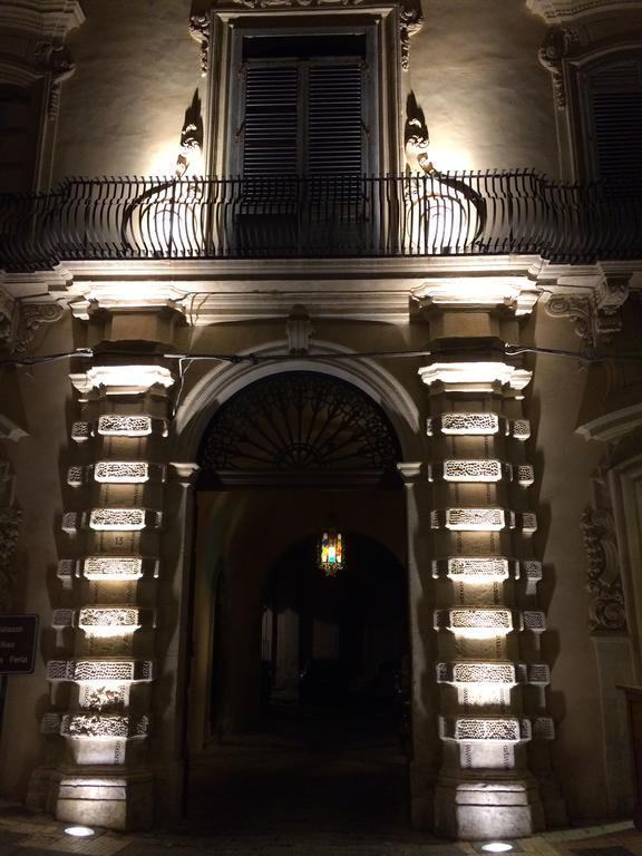 Pepe Concetta E La Movida Apartment Noto Luaran gambar